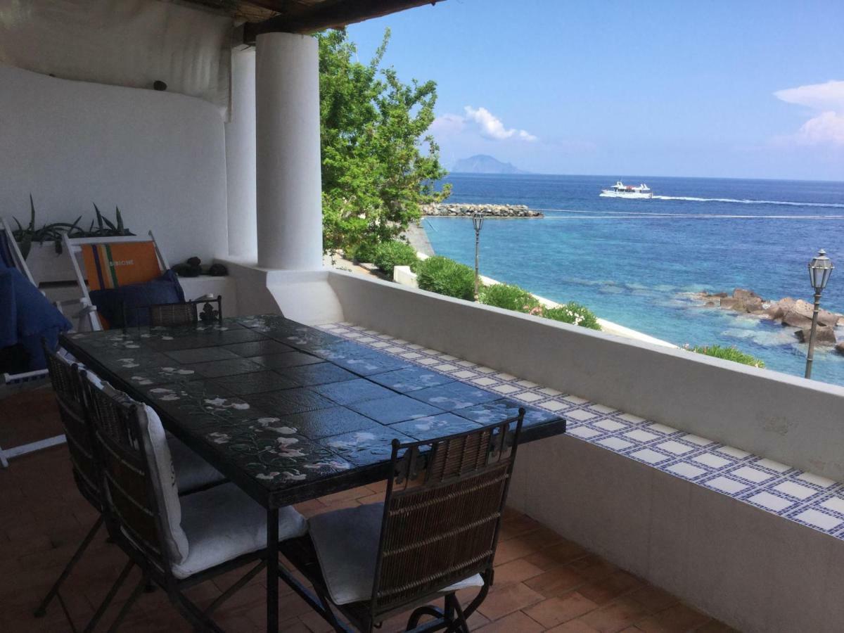 Apartmán La Terrazza Sul Mare Santa Marina Salina Exteriér fotografie
